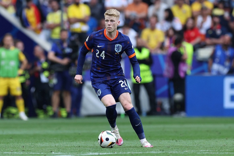 开云在线-埃因霍温官方：中场斯豪滕遭遇十字韧带损伤的伤病，需要接受手术